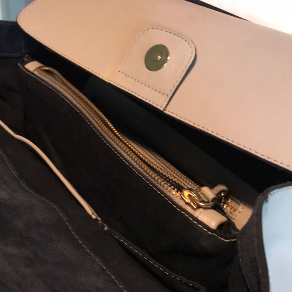 Structured Handbag - Picture 3 of 4